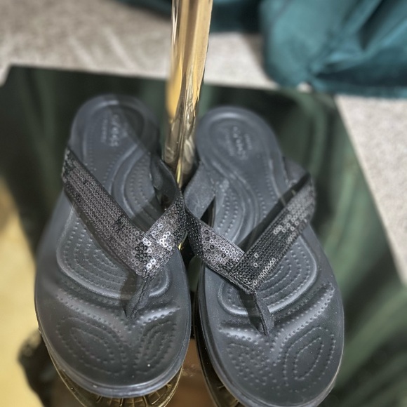 CROCS Black Textured Sandals - Picture 1 of 4